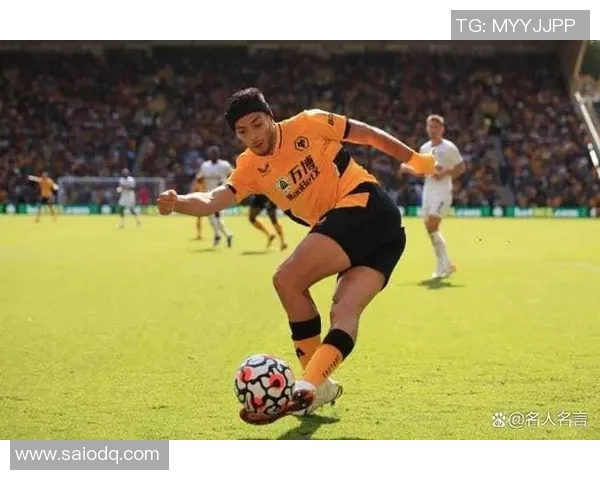 盘点足坛巨星令人叹为观止的经典过人与绝技瞬间解析 盘点足坛巨星令人叹为观止的经典过人与绝技瞬间解析